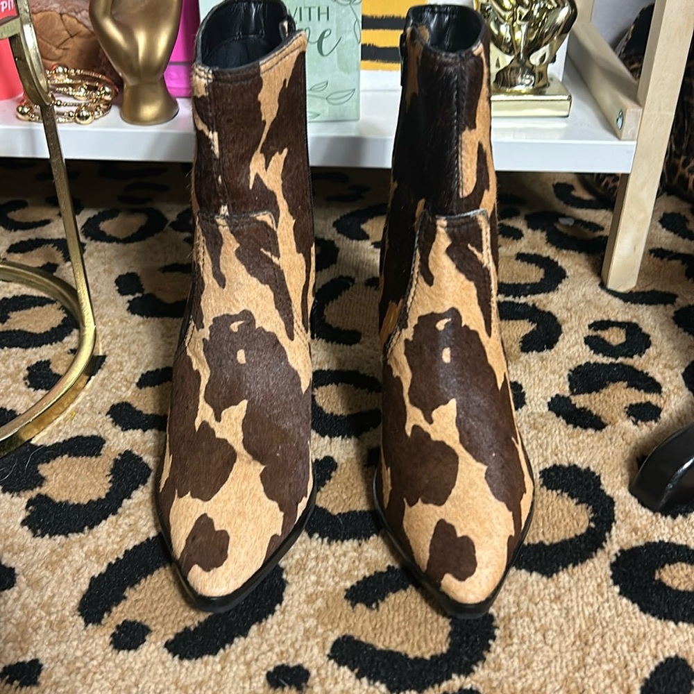 Gianni Bini Tan and Black Heeled Boots New! Size 6.5